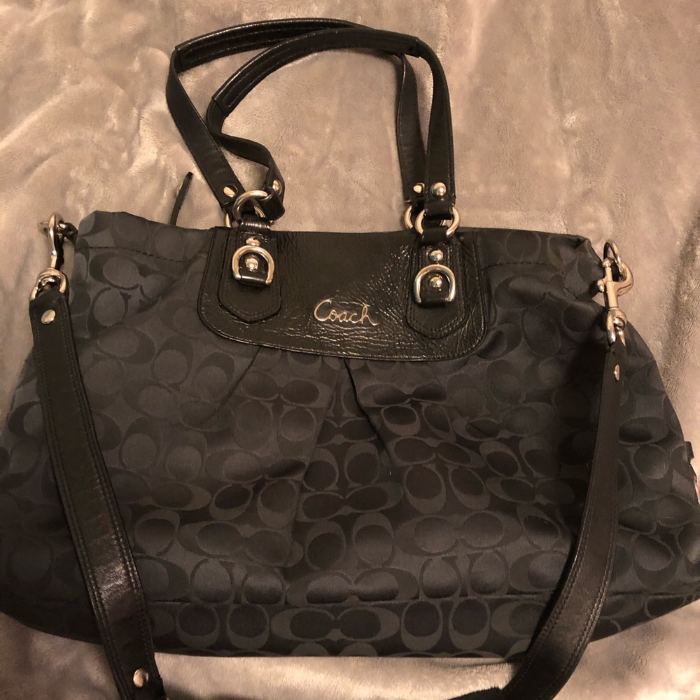 Coach purse with side strap